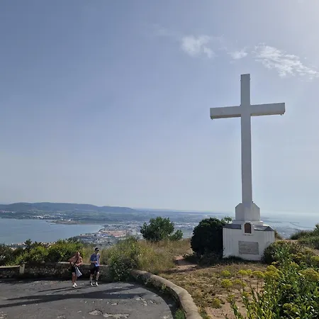 A 800m De La , Parking Prive Апартаменты