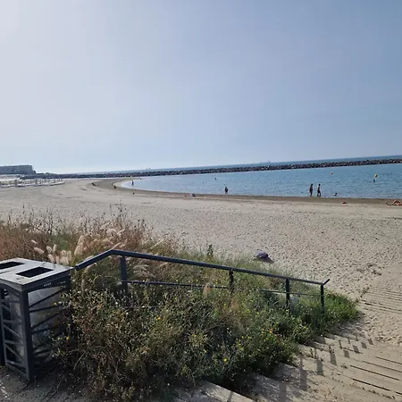 A 800m De La , Parking Prive * Сет