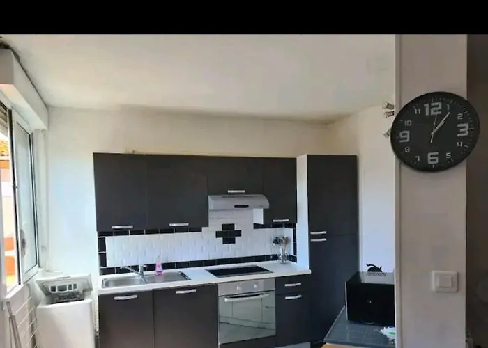 A 800m De La , Parking Prive * Sète